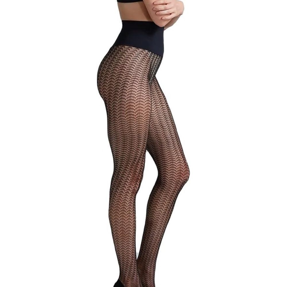 NIB Commando Scalloped Net Tights black
Open box not used